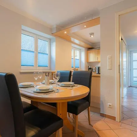 Casa vacanze Haushaelfte-8a-doris-id-417 Garding